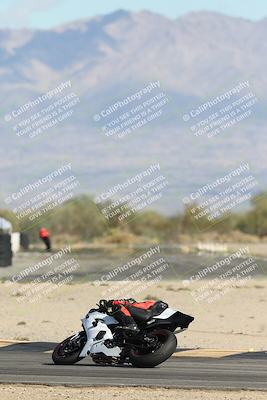 media/Nov-16-2025-Race Pace (Sun) [[8c5fa54630]]/Non Verified Riders (1st 20 Minutes)/4-Turn 16 (1116am)/